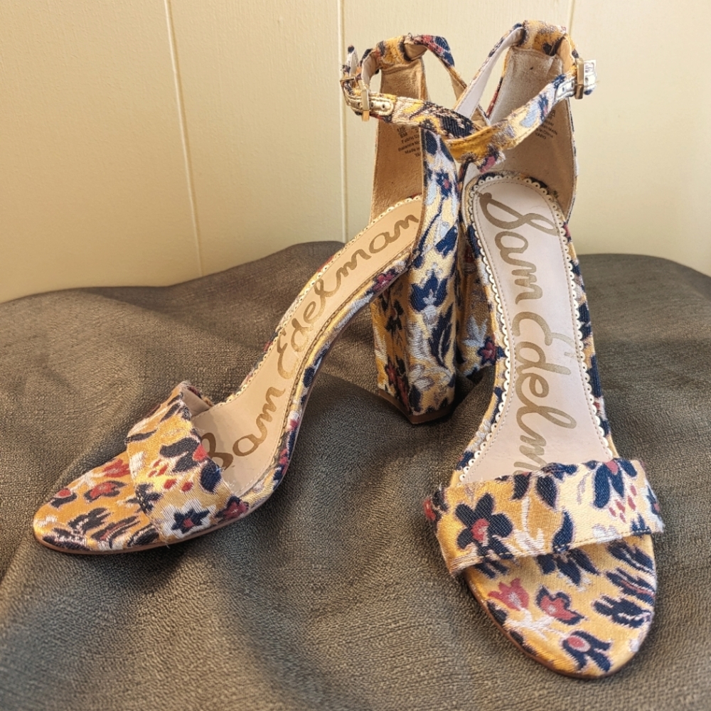 Sam Edelman Jacquard Floral Gold Block Heel with Ankle Strap Size 8 💛